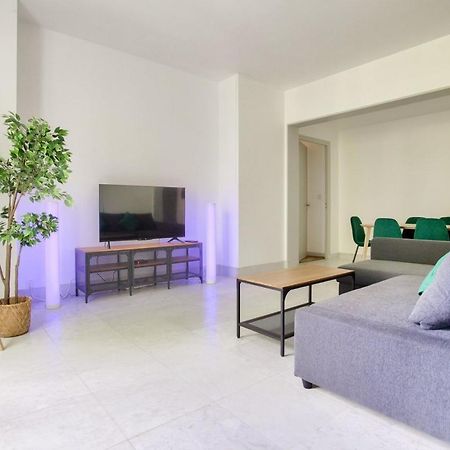 2 Bedrooms Tour Eiffel Rapp París Exterior foto