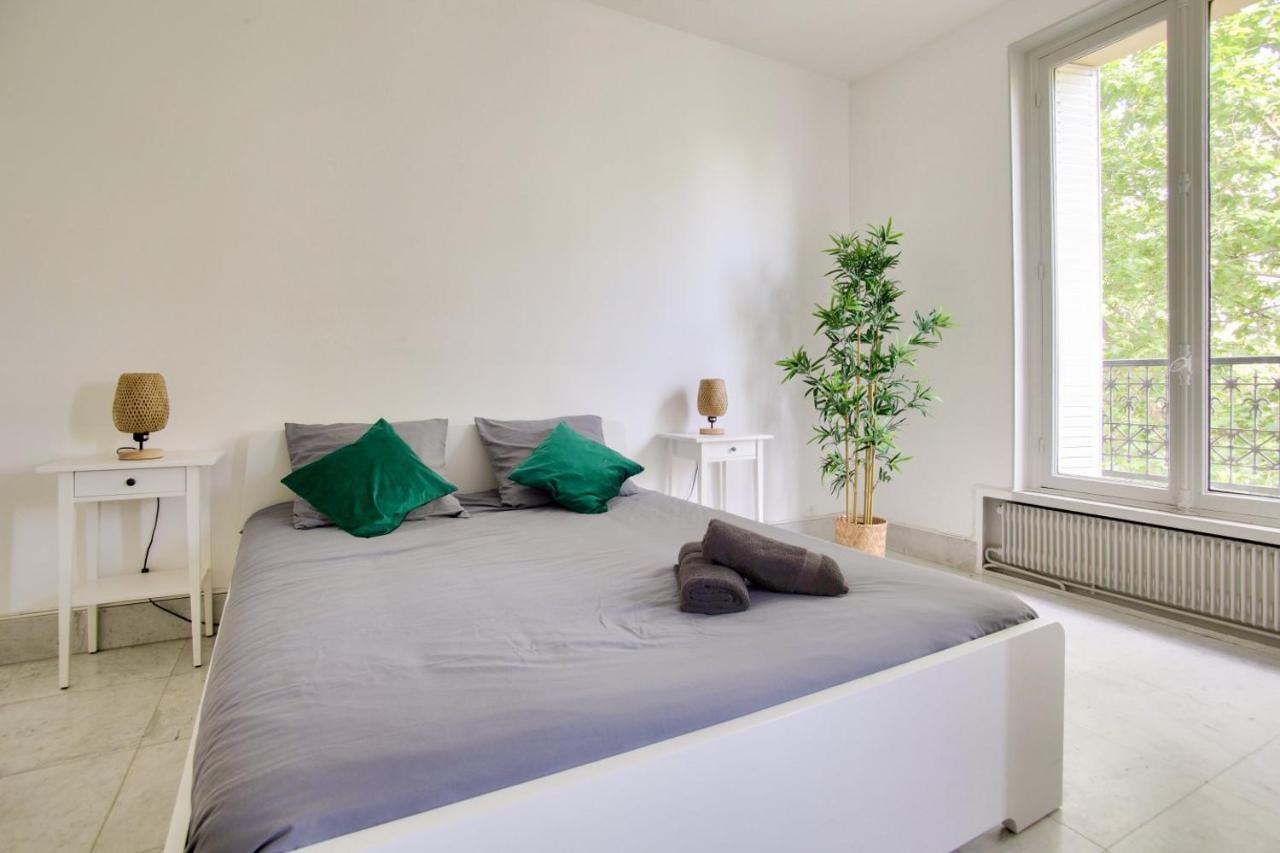 2 Bedrooms Tour Eiffel Rapp París Exterior foto