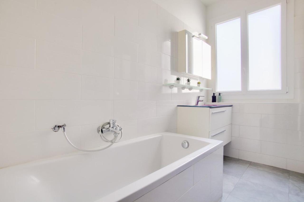 2 Bedrooms Tour Eiffel Rapp París Exterior foto